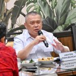Menhub Dudy Purwagandhi minta publik bersabar menunggu hasil investigasi KNKT soal kecelakaan kereta Bekasi Timur yang menewaskan 16 orang.
