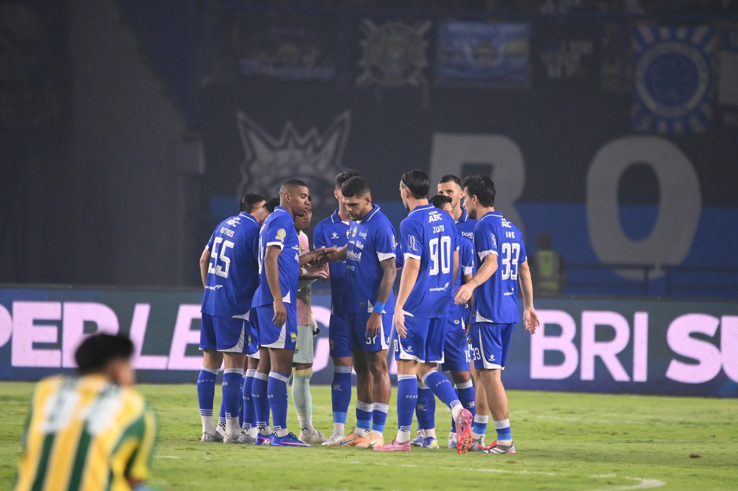 Masuk sebagai pemain pengganti, Sadil Ramdani memantapkan kemenangan Persib dengan menecetak gol kedua pada menit ke-83.