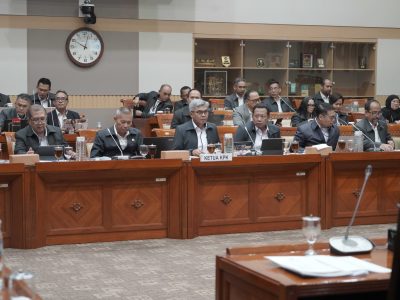 Ketua KPK Setyo Budiyanto memaparkan capaian asset recovery KPK dalam rapat kerja bersama Komisi III DPR RI
