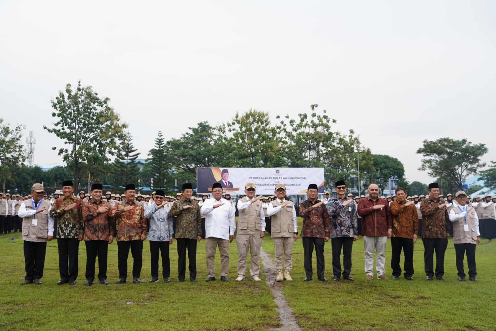 Wamenag Romo HR Muhammad Syafi'i menghadiri pengukuhan Petugas Penyelenggara Ibadah Haji 2026 di Jakarta