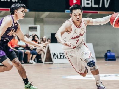 Aksi pemain Pelita Jaya Jakarta Andakara Prastawa dalam laga melawan Tangerang Hawks/Foto: IBL