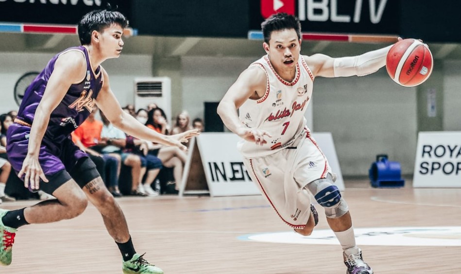 Aksi pemain Pelita Jaya Jakarta Andakara Prastawa dalam laga melawan Tangerang Hawks/Foto: IBL