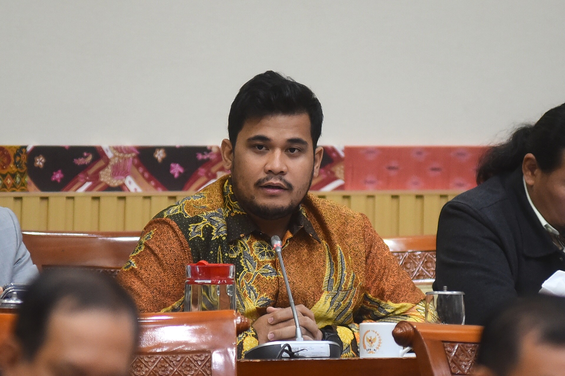 Anggota Komisi III DPR RI Andi Amar Ma’ruf Sulaiman saat Rapat Kerja dengan PPATK membahas pencegahan judi online