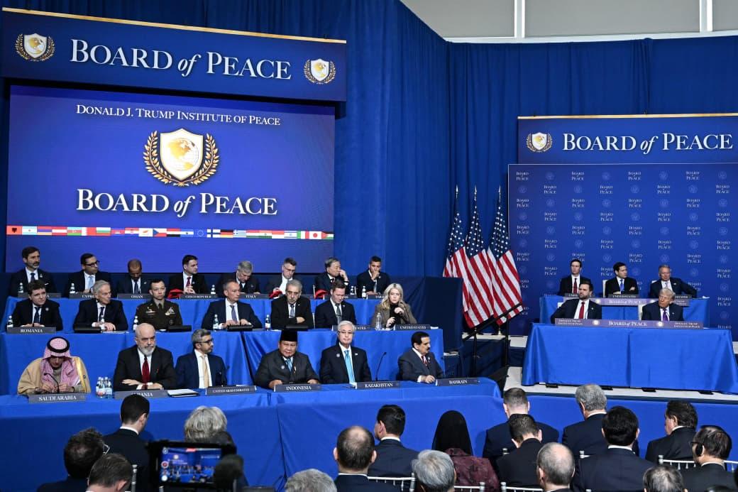 Presiden Republik Indonesia, Prabowo Subianto, menghadiri pertemuan perdana (Inaugural Meeting) Board of Peace (BoP) yang digelar di United States Institute of Peace, Washington, D.C., Amerika Serikat, Kamis (19/2/2026)/Foto: BPMI Setpres