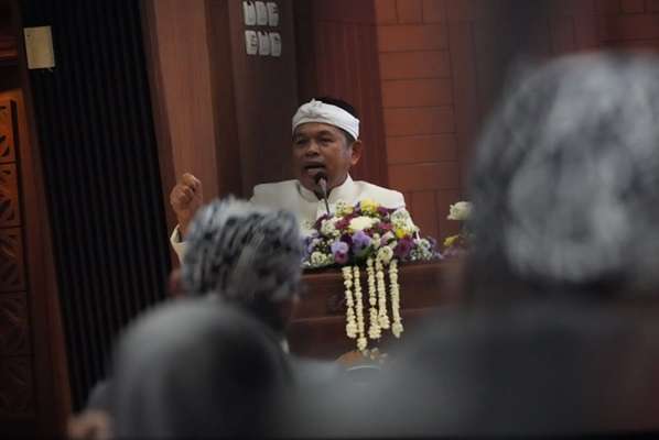 Gubernur Jabar Dedi Mulyadi usul pengelolaan jalan nasional diserahkan ke daerah agar perbaikan lebih cepat, termasuk rekonstruksi jalur Pasteur–Bandung.