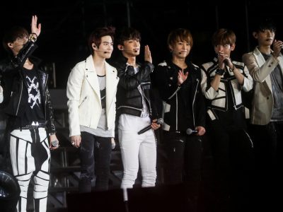 EXO di SM Town Live World Tour III di Singapura pada bulan November 2012