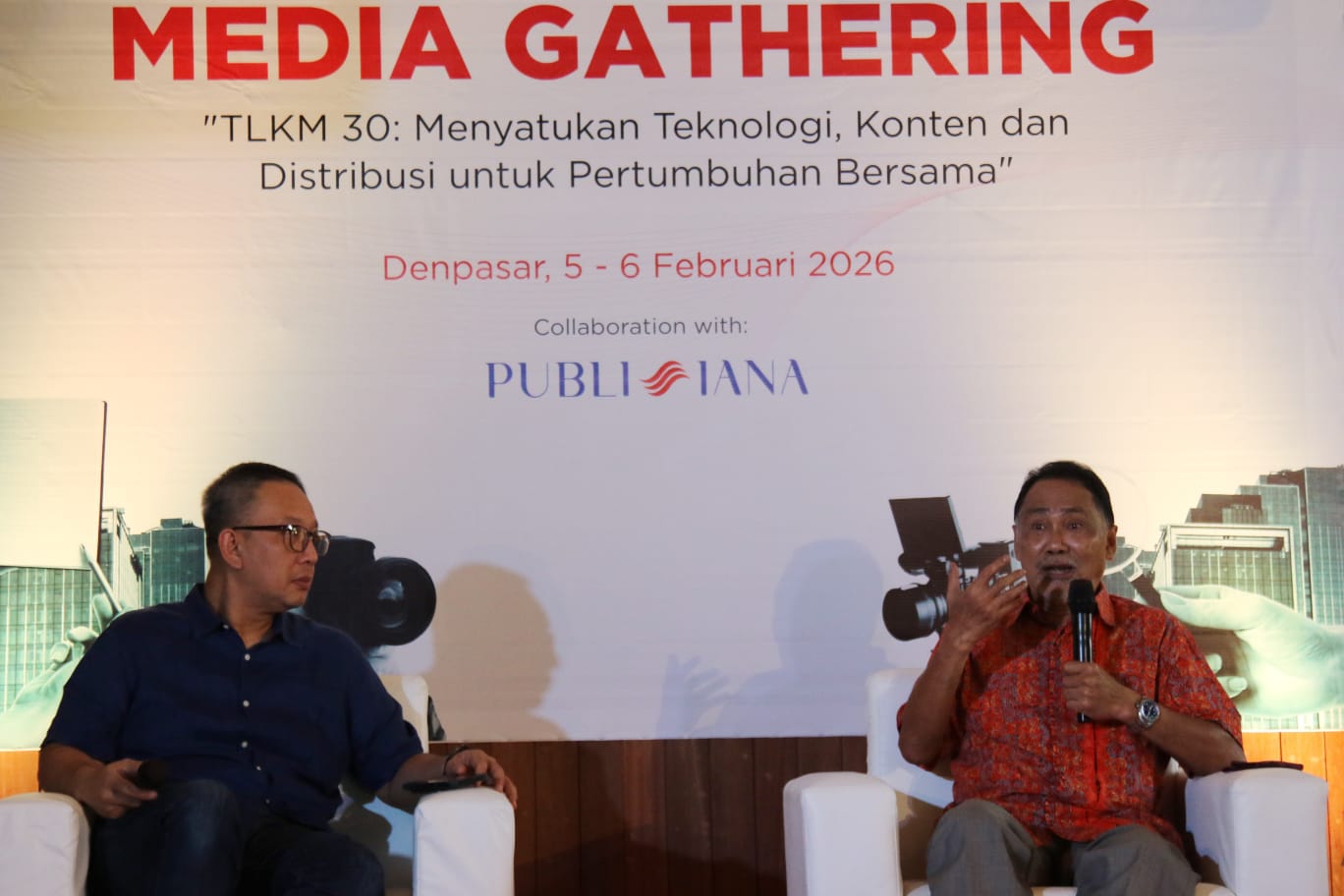 Rizal Mallarangeng dalam acara diskusi membahas peran Telkom sebagai BUMN yang sukses menghadapi disrupsi teknologi