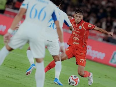 Persija Jakarta harus menelan kekalahan pahit dari Arema FC dengan skor 0-2 dalam lanjutan Liga Super 2025/2026 pekan ke-20 di Stadion Utama Gelora Bung Karno, Senayan, Jakarta, Minggu (8/2/2026).