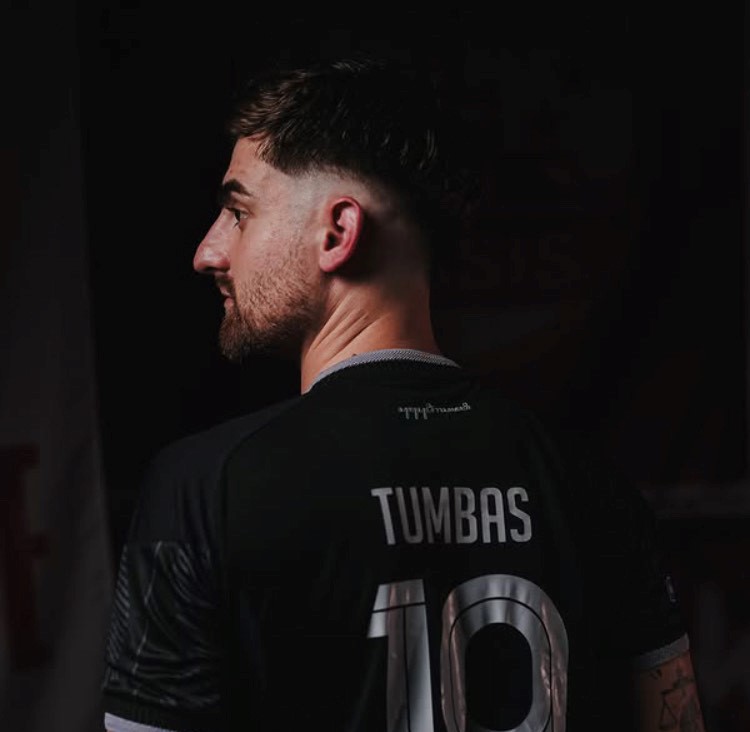 Striker baru Persis Solo Dejan Tumbas saat sesi perkenalan pemain asing putaran kedua BRI Super League 2025/2026