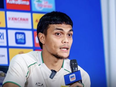 ​Rachmat Irianto dalam sesi Pre Match Pres Conferece (PMPC) Jalang Laga Lawan Bhayangkara FC/Foto: Media Persebaya