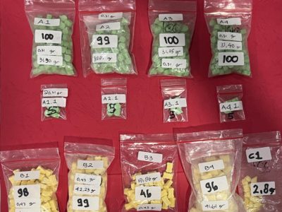 Barang bukti ratusan butir ekstasi hasil sitaan Direktorat Reserse Narkoba Polda Metro Jaya.