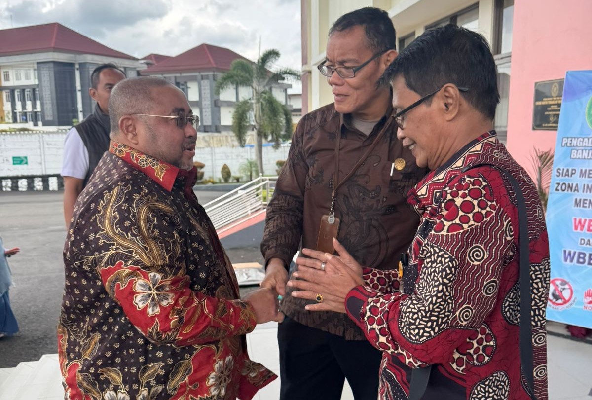 Anggota Komisi III DPR RI Habib Aboe Bakar Alhabsyi saat berkunjung ke Pengadilan Tinggi Banjarmasin
