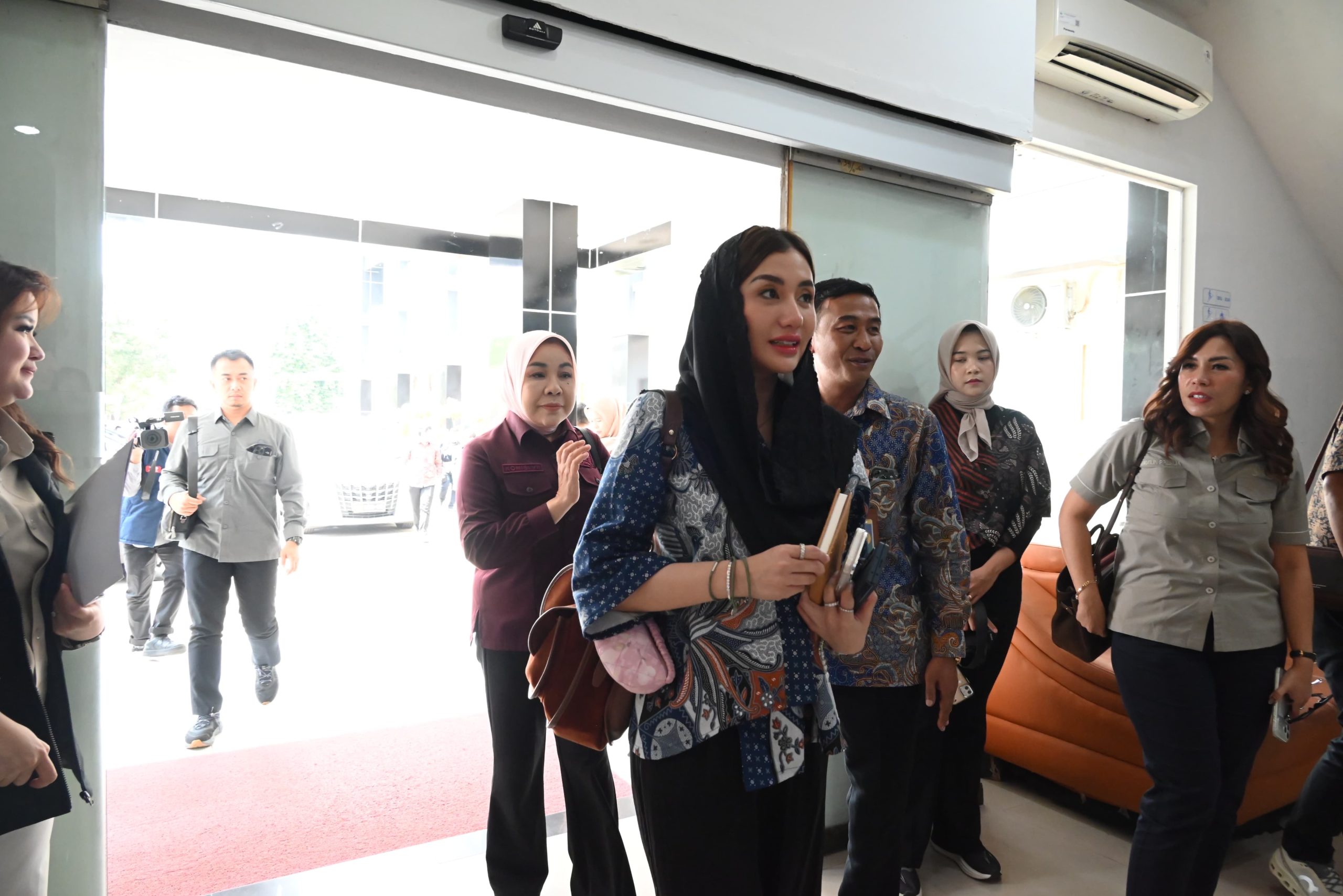 Novita Hardini saat kunjungan kerja Komisi VII DPR RI di Balai Diklat Industri Medan membahas mahalnya harga gas industri