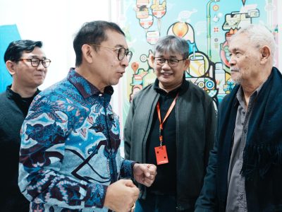 Menteri Kebudayaan Fadli Zon membuka pameran Art Jakarta Papers 2026 di Jakarta bersama pelaku seni dan galeri internasional