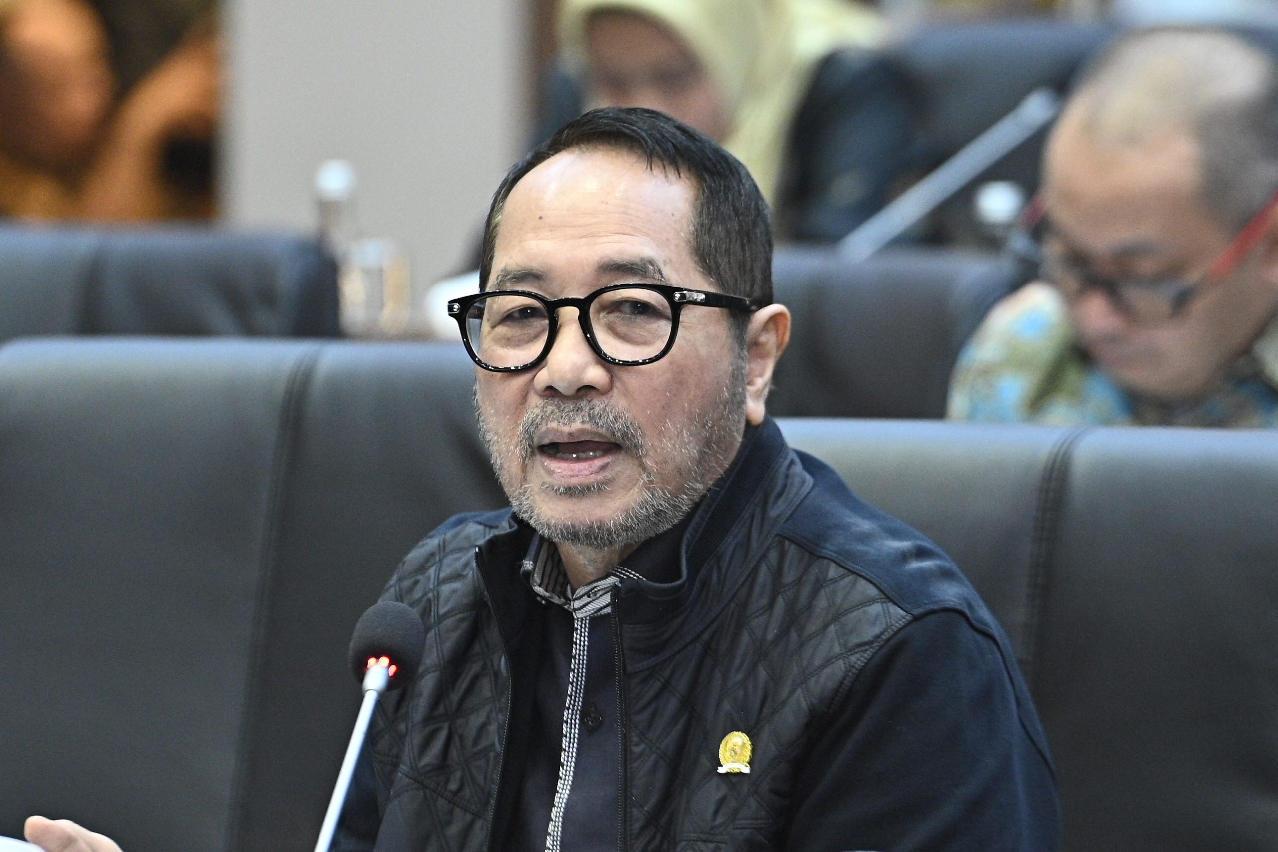 Anggota Baleg DPR RI Firman Soebagyo menyampaikan pandangan dalam rapat mengenai RUU Komoditas Strategis di Gedung DPR, Senayan.