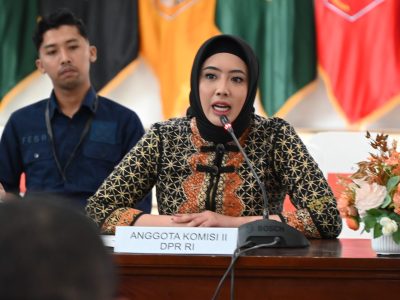 Anggota Komisi II DPR RI, Cindy Monica, saat melakukan kunjungan kerja reses Komisi II ke Padang, Jumat (20/2/2026)
