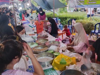 Deretan lapak pedagang takjil di salah satu lokasi Pasar Ramadan Kota Palangka Raya.