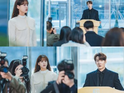 Aktor Choi Jin Hyuk saat memerankan karakter Kang Du Jun yang sedang melakukan konferensi pers di drama Positively Yours