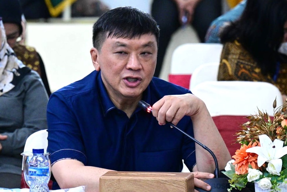 Anggota Komisi VII DPR RI, Rico Sia dalam Kunjungan Kerja Spesifik Komisi VII DPR RI di kediaman Gubernur Sumatera Barat, Padang, Kamis (12/2/2026)