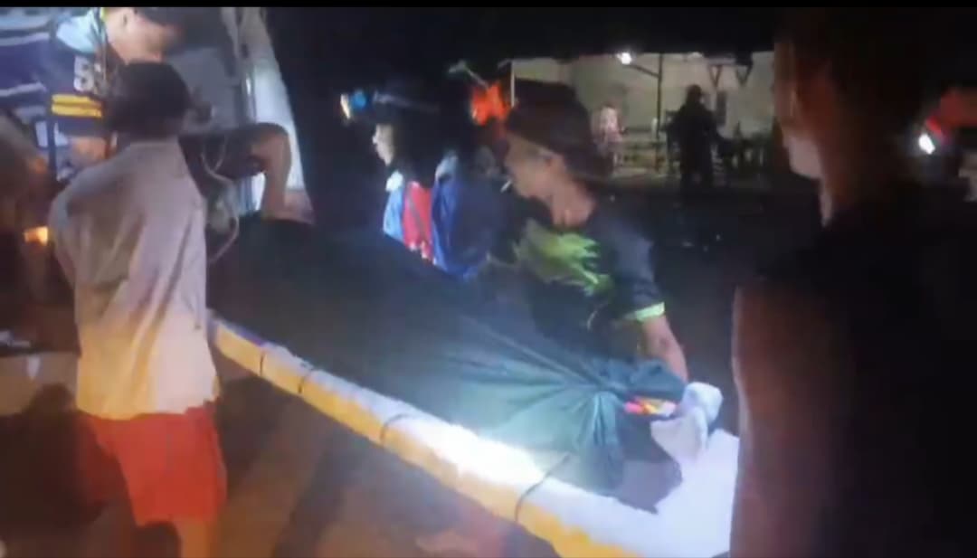 Akses jalan Dusun Senutul di perbatasan Sanggau belum layak, warga harus menandu jenazah karena ambulans tidak bisa masuk, soroti kebutuhan infrastruktur pedalaman.