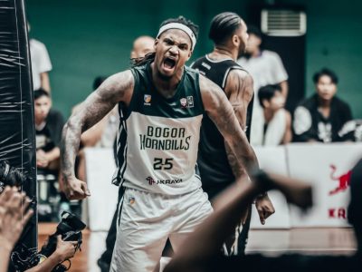 Aksi pemain bintang Hornbills, Travin Thibodaeux