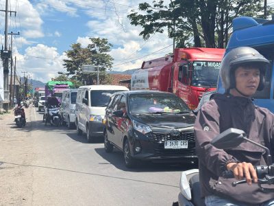Lalu lintas di kawasan Nagreg saat arus mudik/Foto: Istimewa