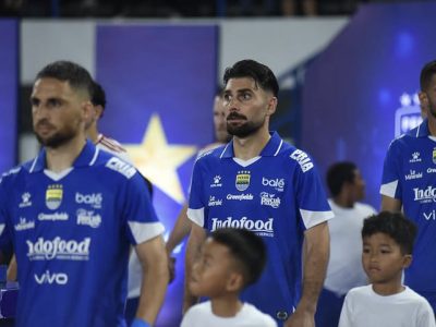 Bek Persib Bandung Frans Putros
