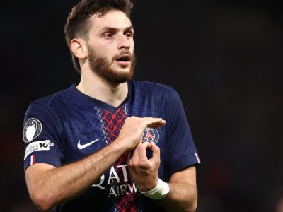 Penyerang PSG Khvicha Kvaratskhelia yang dikabarkan menjadi target transfer Arsenal pada bursa transfer musim panas 2026