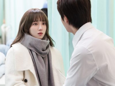 Sunwoo Chan akhirnya bertemu Cha Soo Jin, sosok di balik ingatan gelang di In Your Radiant Season. Song Ha Dam ketahui rahasia Cha Yoo Kyum.