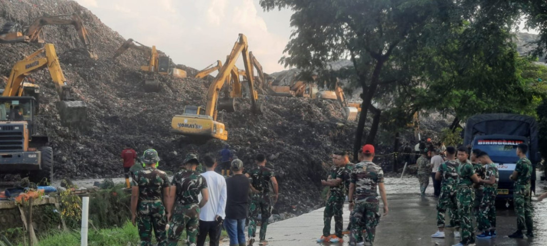 Alat Berat diturunkan di TPST Bantargebang Bekasi/Foto: Biro Pers Pemkot Bekasi