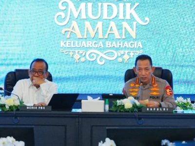 Kapolri Jenderal Listyo Sigit Prabowo memimpin rapat koordinasi kesiapan Operasi Ketupat 2026 di Gedung PTIK Jakarta