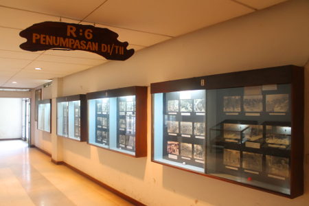 Foto-foto penumpasan gerakan DI TII yang terpajang di Museum Mandala Wangsit Siliwangi/Foto: Indonesia Kaya