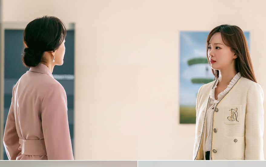Adegan Kim Dan Hee (Park Jin Hee) dan Choi Yoo Na (Chun Hee Joo) dalam percakapan tegang di episode 13 drama Korea Pearl in Red