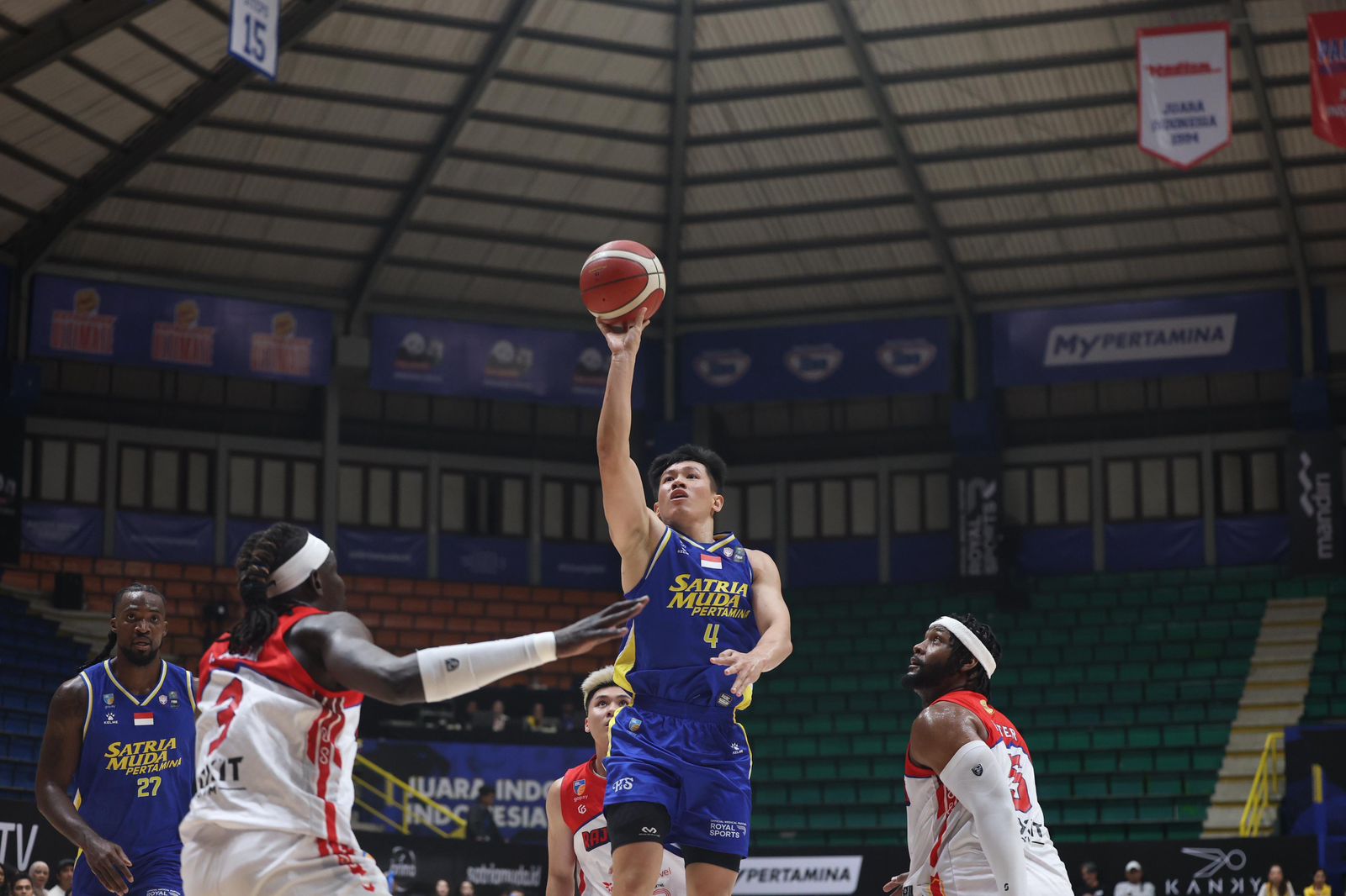 Satria Muda Pertamina Bandung menang tipis 89-87 atas Rajawali Medan di IBL 2026