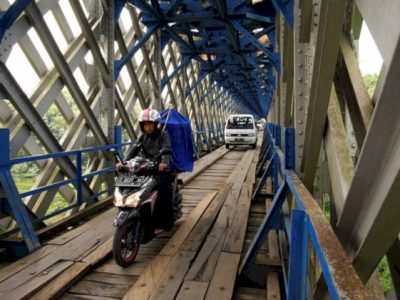 Jembatan Cirahong