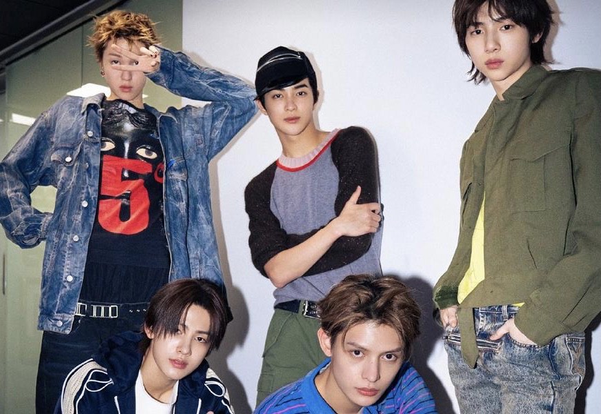 CORTIS catat 1,2 juta pre-order untuk mini album GREENGREEN, hampir tiga kali lipat rekor debut. Singel utama REDRED akan dirilis 20 April.