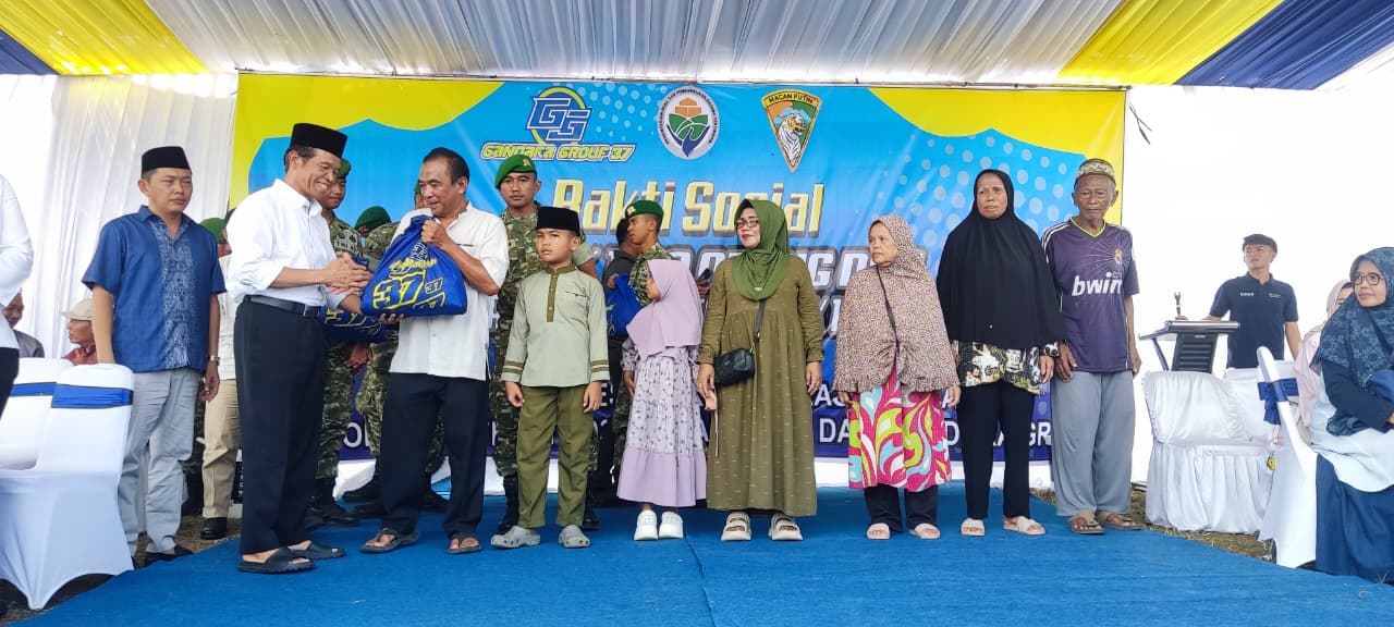 Kemendes RI gelar bakti sosial di Tasikmalaya, ribuan anak yatim dan lansia terima santunan. Rehabilitasi ratusan masjid juga dilakukan sebagai wujud kepedulian sosial.