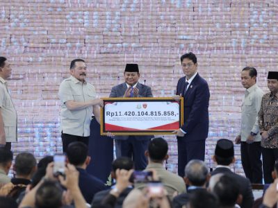 Kejagung setor Rp11,4 triliun ke kas negara dari denda administratif dan penyelamatan aset. Presiden Prabowo: total penyelamatan uang tunai capai Rp31,3 triliun.