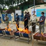 Bea Cukai Langsa musnahkan 545.452 batang rokok ilegal dari 63 penindakan. Kerugian negara diperkirakan mencapai Rp886 juta. Rokok dimusnahkan dengan cara dibakar.