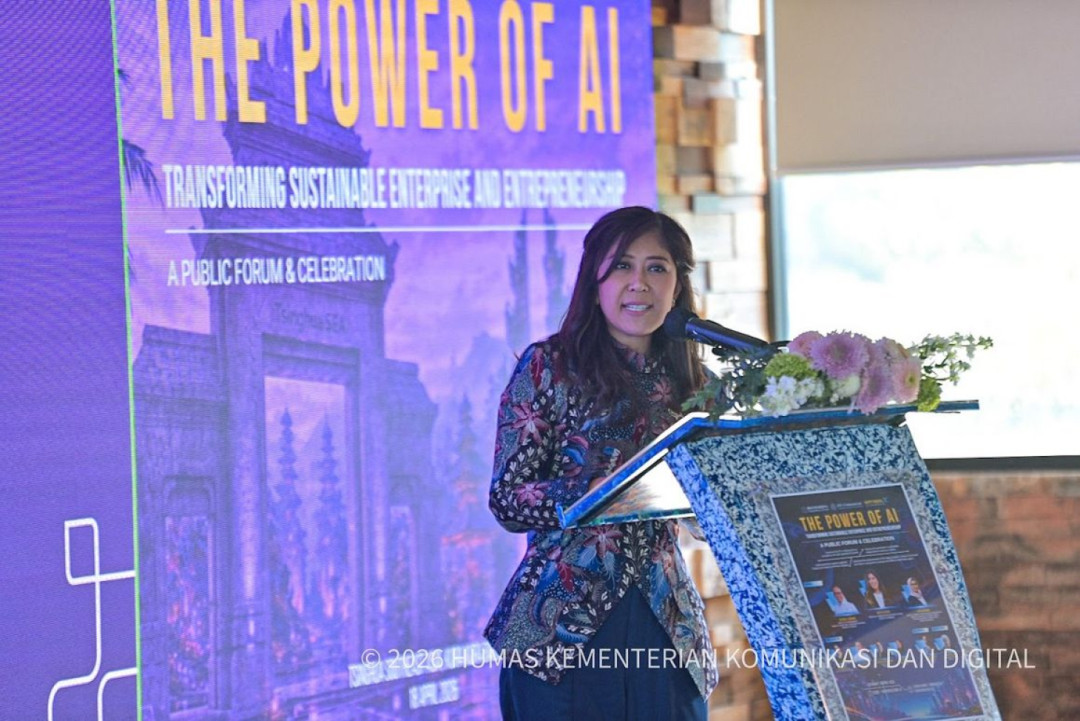 Menkomdigi Meutya Hafid memberikan Keynote Speech dalam forum "The Power Of AI" di Bali, Sabtu, 18 April 2026/Foto: Humas Komdigi
