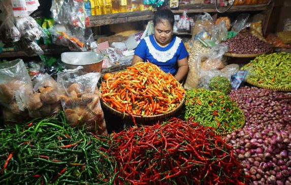 Pedagang sayur di Pasar Tradisional Kota Palangka Raya/Foto: Medcen Palangka Raya
