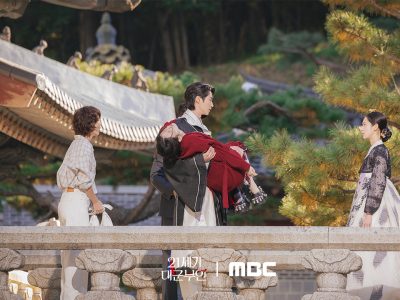 Konflik Pangeran Ian dan Janda Ratu di Perfect Crown memanas. Seong Hui Ju pingsan di tengah adegan.