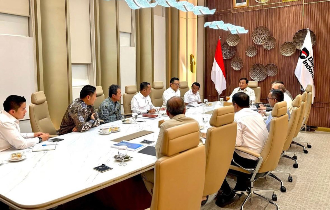 Presiden Prabowo gelar rapat terbatas di Istana Negara setelah lawatan ke Rusia dan Prancis. Bahas percepatan program strategis di bidang pendidikan, pangan, hilirisasi, dan energi/Foto: Instagram @presidenrepublikindonesia