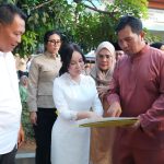 Wakil Wali Kota Batam Li Claudia Chandra saat meninjau lokasi rencana pembangunan Zona Selamat Sekolah di SD Negeri 009 Batam Kota