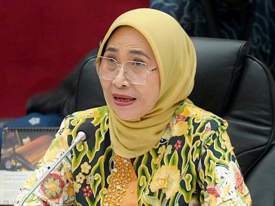 Ketua Komisi X DPR Hetifah Sjaifudian tolak penutupan massal prodi. Kampus tidak boleh diposisikan sebagai pabrik tenaga kerja, fungsi keilmuan dan kebudayaan harus dijaga.