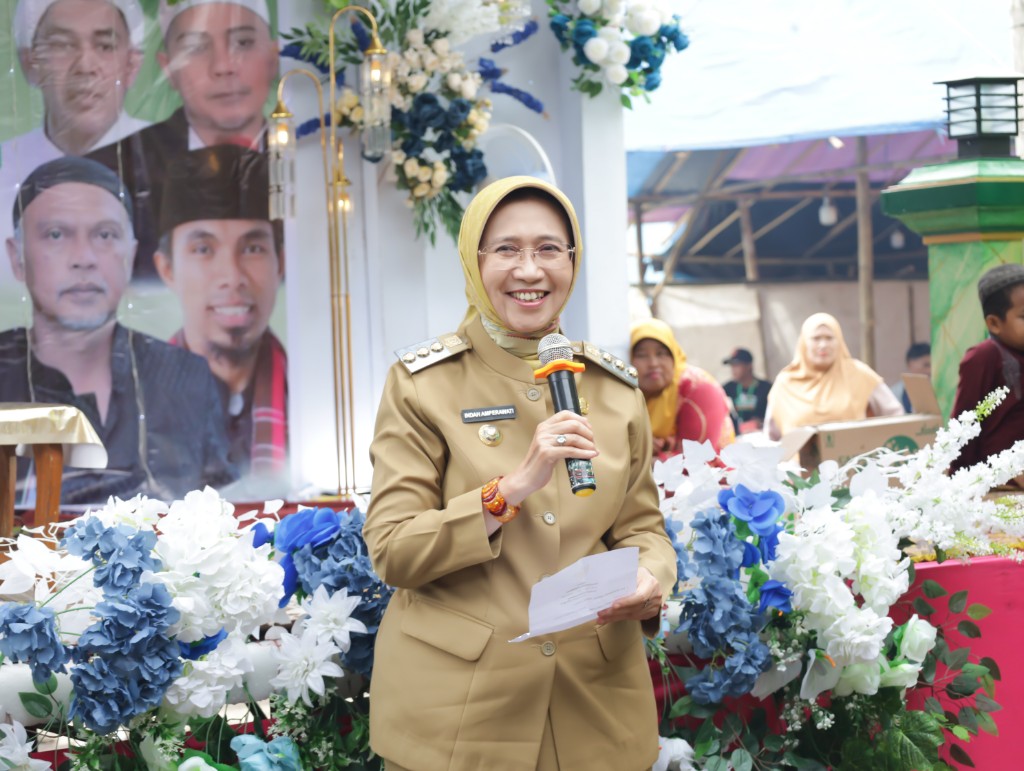 Bupati Lumajang Indah Amperawati