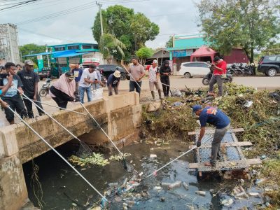BWS Papua Merauke bersihkan delapan titik drainase di Kota Merauke guna cegah banjir/Foto: Humas Pemkab Merauke