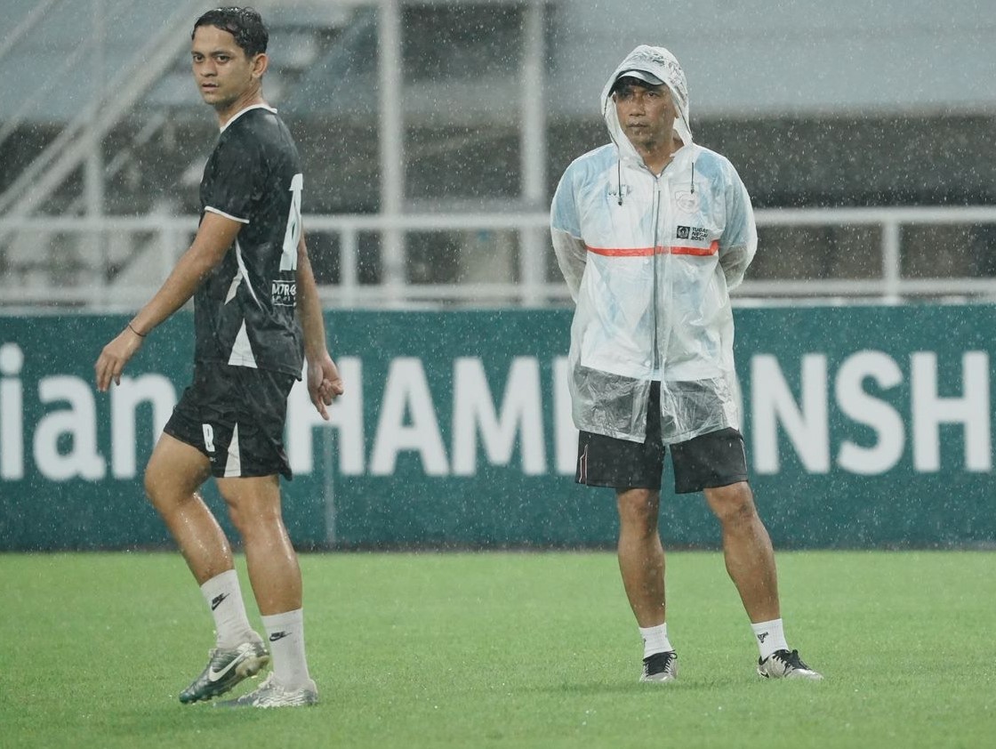 Pelatih Garudayaksa FC Widodo C. Putro saat memimpin latihan di Stadion Pakansari/Foto: Media Garudyaksa FC