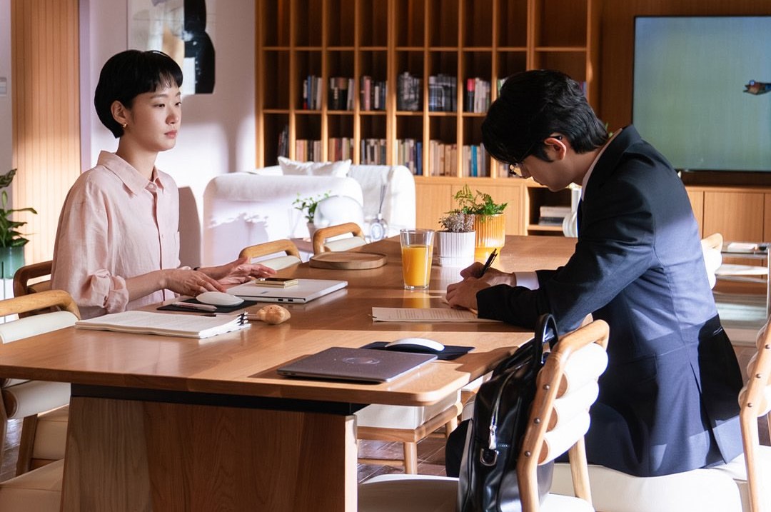 Yumi's Cells 3 tayang 13 April 2026. Kim Go-eun kembali sebagai penulis sukses yang belajar merasakan cinta lagi bersama Kim Jae-won/Foto: Soompi