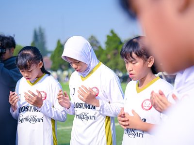 Goal Aksis puncaki klasemen Hydroplus Soccer League U-15 usai kalahkan Aksis Akademi 4-0. Mojang Priangan dan Persib Putri terus bayangi dengan poin sama-sama tipis.
